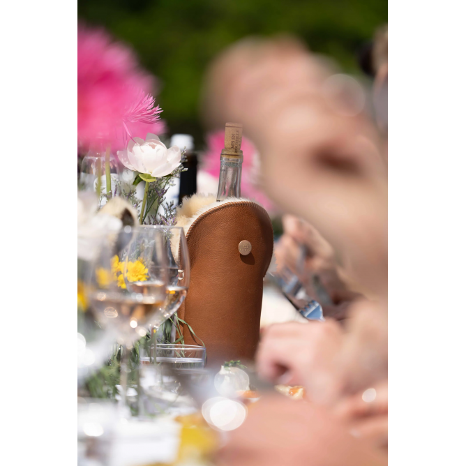 KYWIE veinijahuti lambanahast, Tulip camel napa