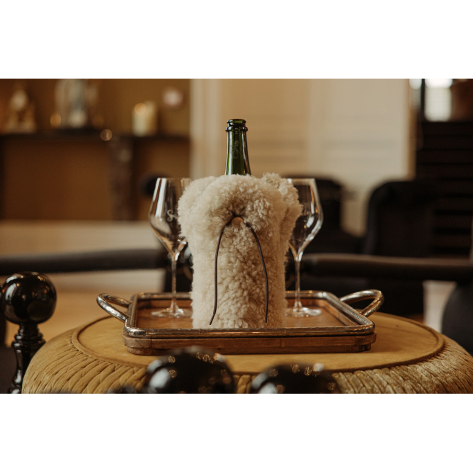 KYWIE veinijahuti lambanahast, Wine natural curly