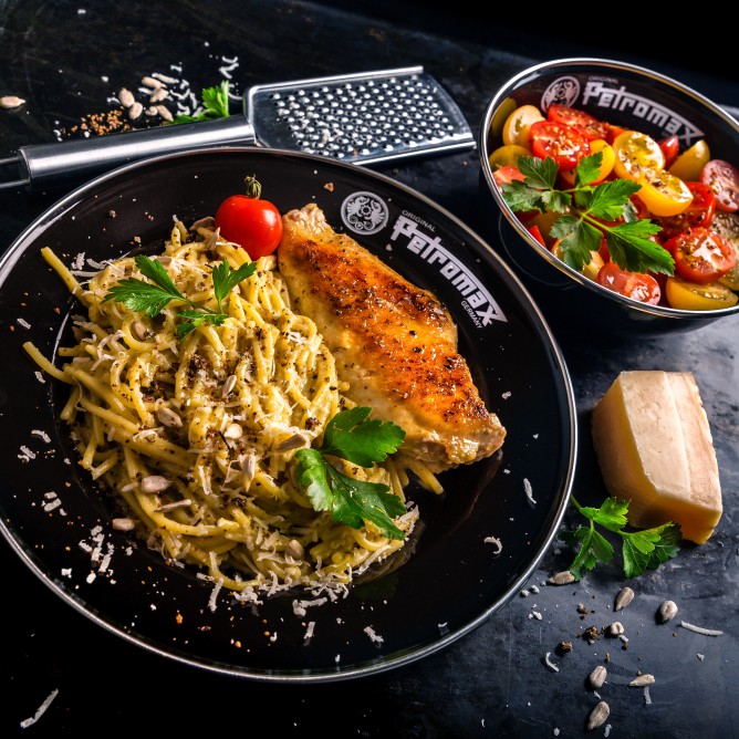 PETROMAX Enamel Plates black, 2pcs, 22cm