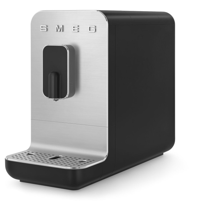 SMEG Täisautomaatne Kohvimasin BCC11BLMEU, must